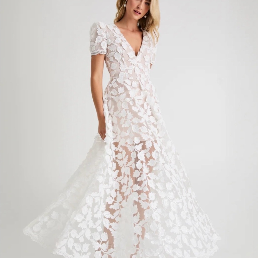 Helsi Clara Puff - Elegant White Floral Lace Dress